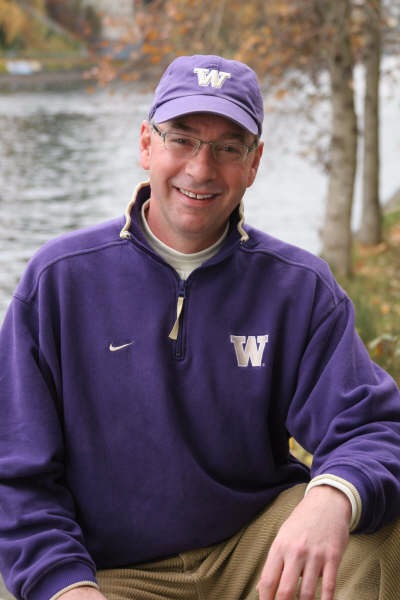 Dr. Martin Mankey Gives Back to UW